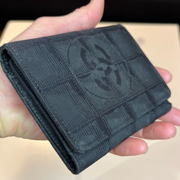 CHANEL—NYLON TRIFOLD WALLET—AUTHENTIC—GOOD CONDITION-CLASSIC & TIMELESS - Picture 14 of 16